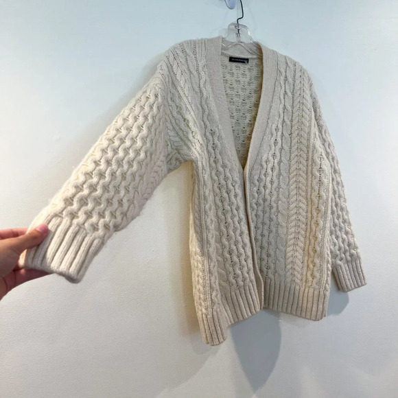 Brandy Melville Wool Blend Cream Cable Knit Classic Preppy Knit Cardigan Sweater - Picture 3 of 9